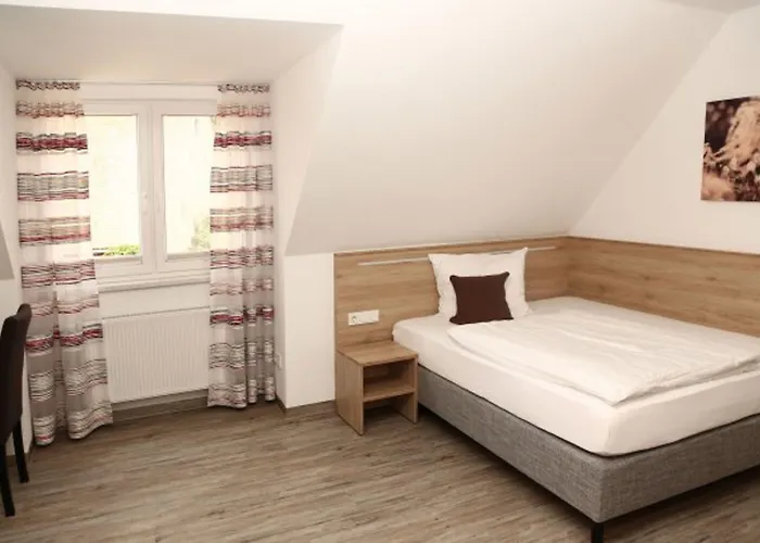 Zur Linde Guest house Dombuhl