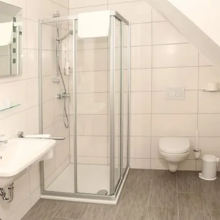 Pensionat Zur Linde 3*