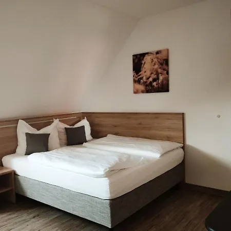 Pensionat Zur Linde 3*